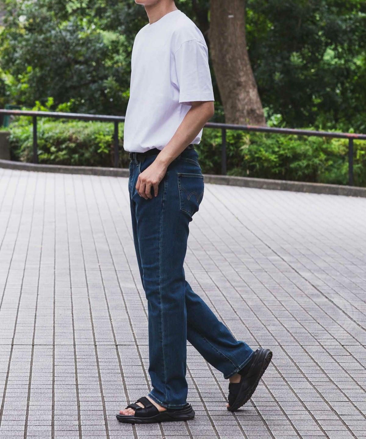 EDWIN ストレートデニムパンツ メンズ