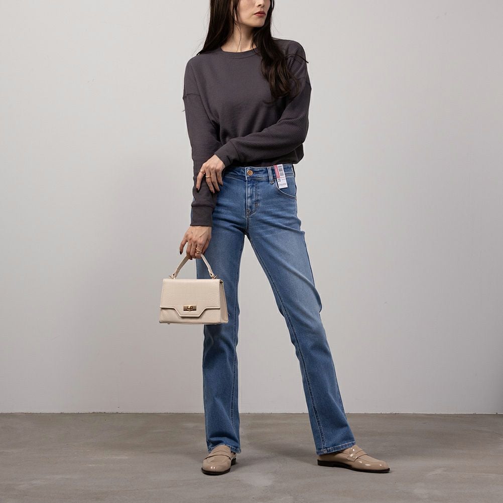 C17 ストレッチストレートパンツ レディース