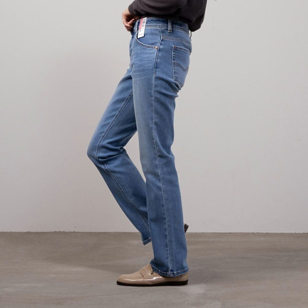C17 ストレッチストレートパンツ レディース