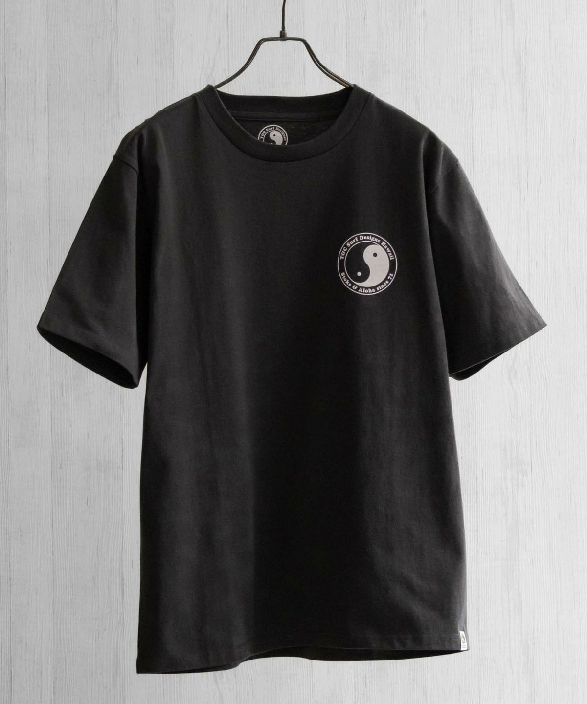 T&C Surf Designs バックプリントインヤンTシャツ メンズ ネコポス 対応商品