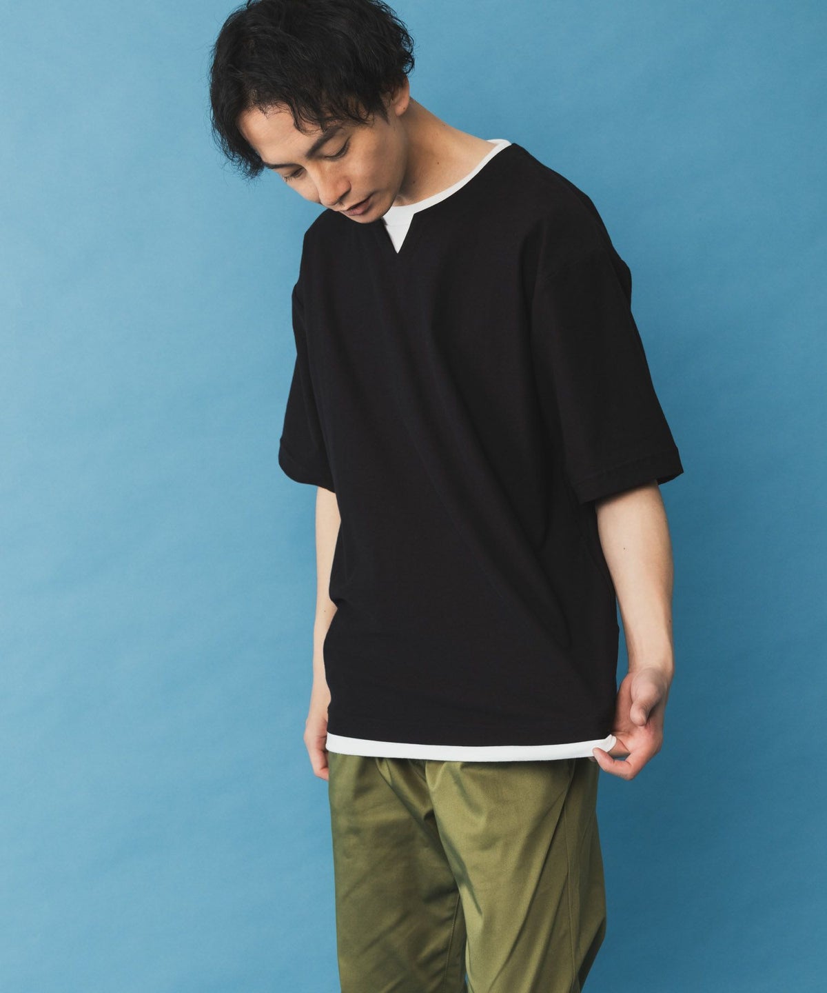 SARARI NAVY 冷感キーネックTシャツ メンズ
