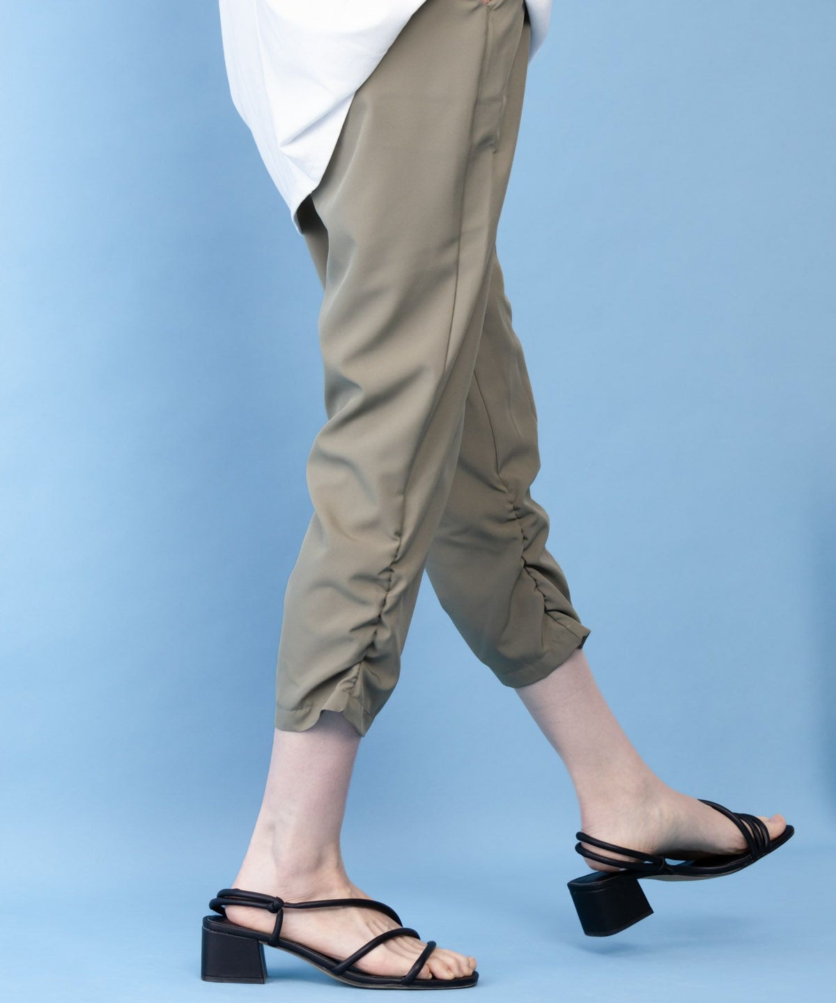 SARARI NAVY シャーリングパンツ レディース