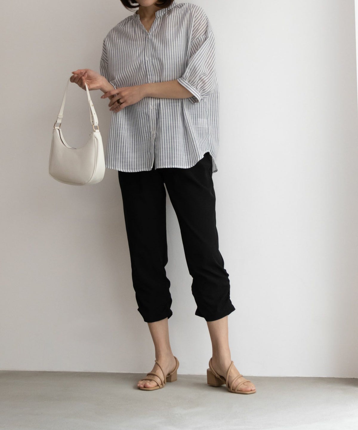 SARARI NAVY シャーリングパンツ レディース