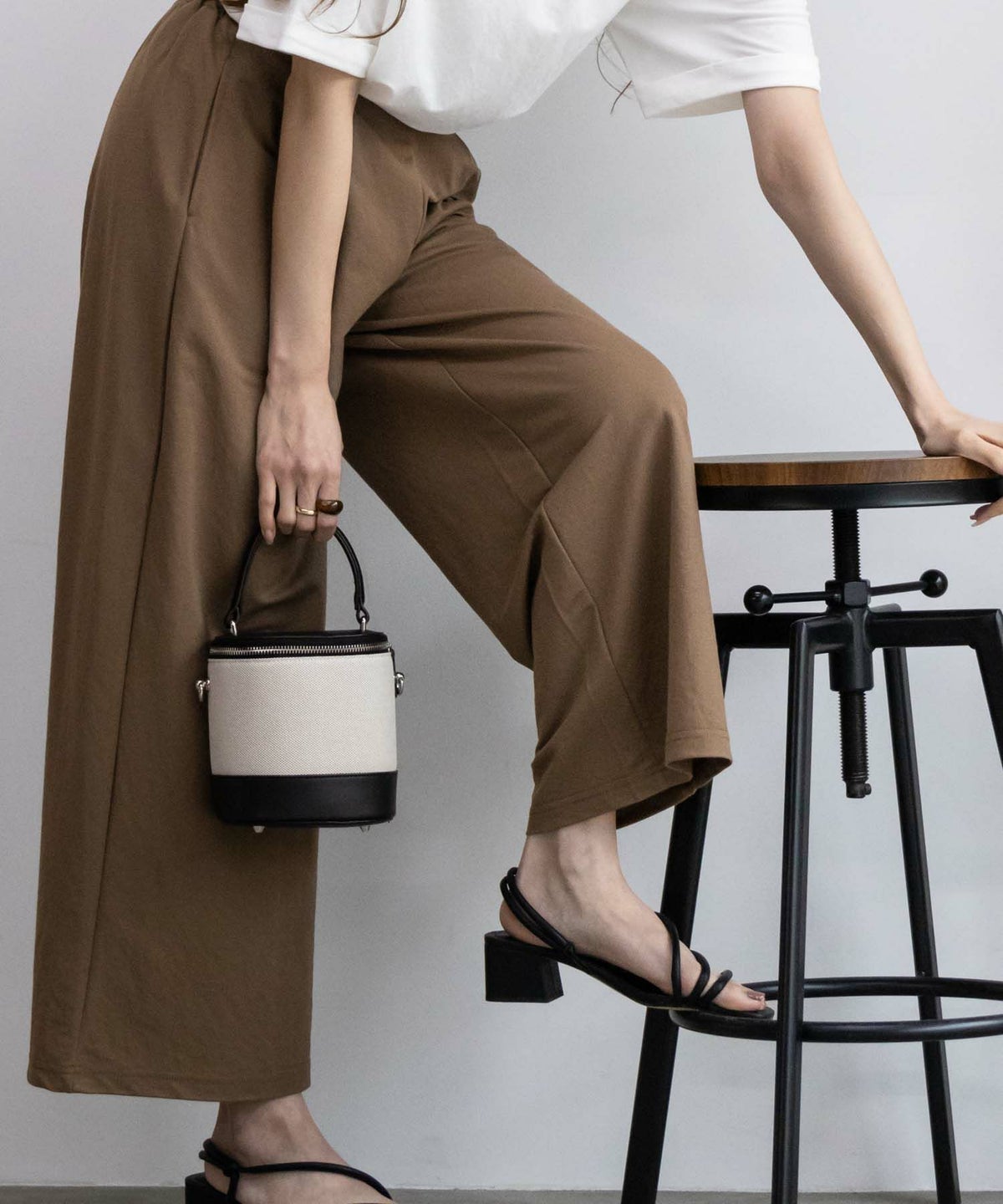 NAVY SARARI ワイドパンツ レディース