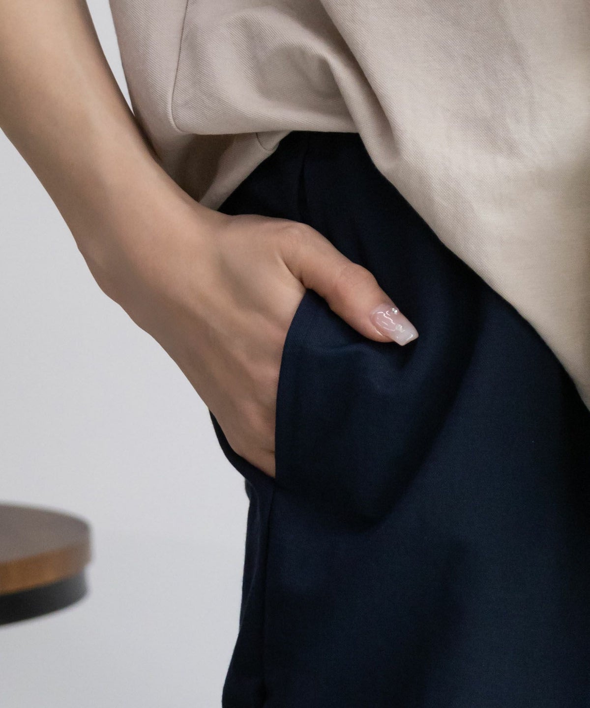 NAVY SARARI テーパードパンツ レディース