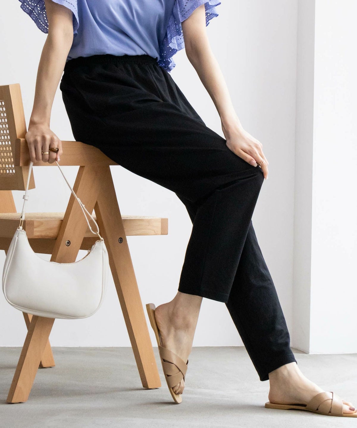 NAVY SARARI テーパードパンツ レディース