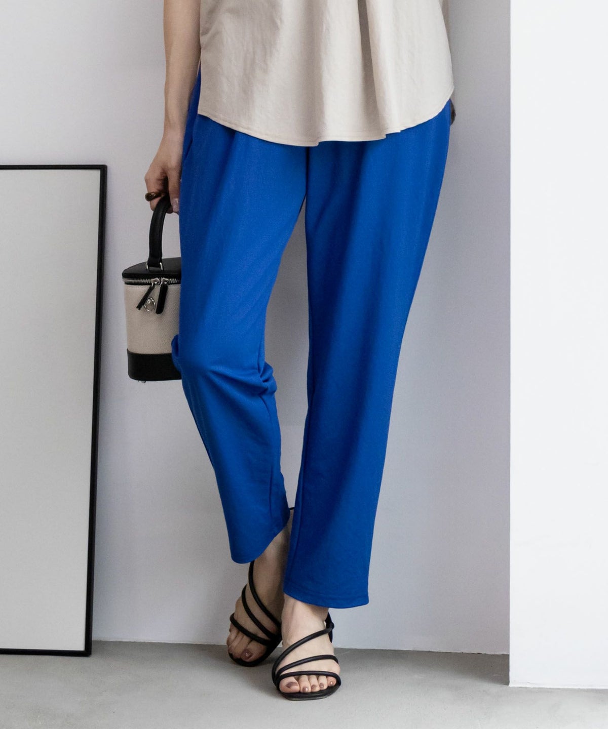 NAVY SARARI テーパードパンツ レディース