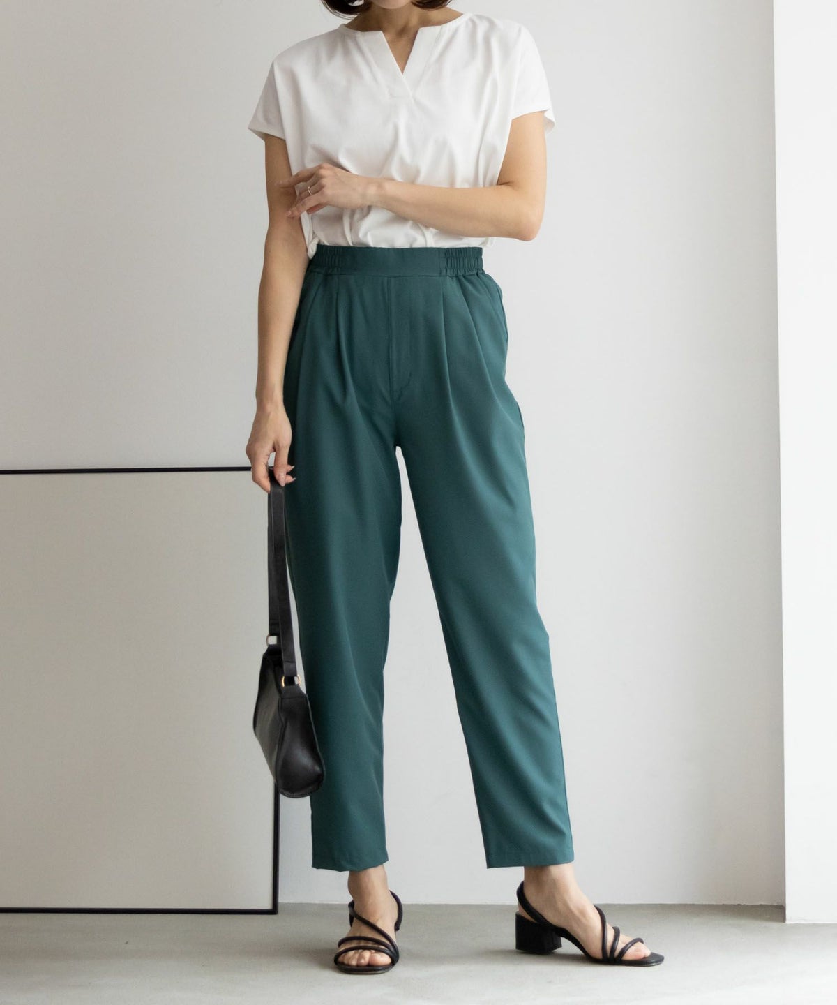 NAVY SARARI テーパードパンツ レディース