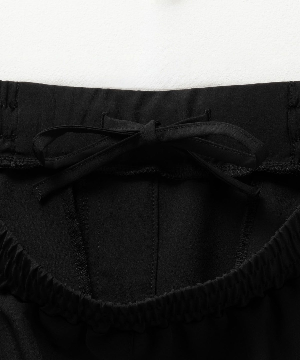 NAVY SARARI テーパードパンツ レディース