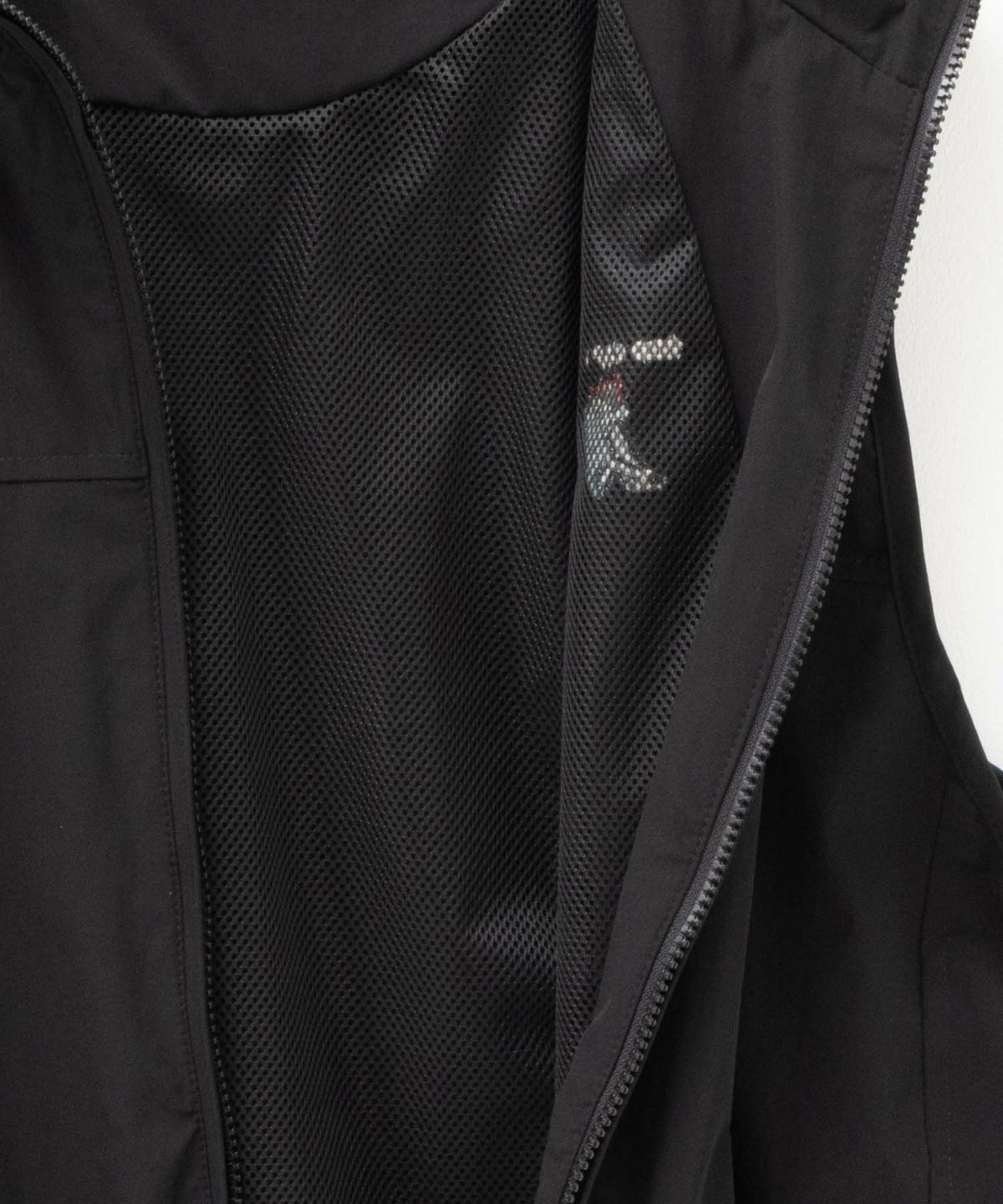 RED CAP GIRL ナイロンタスラン胸刺繍ベスト メンズ