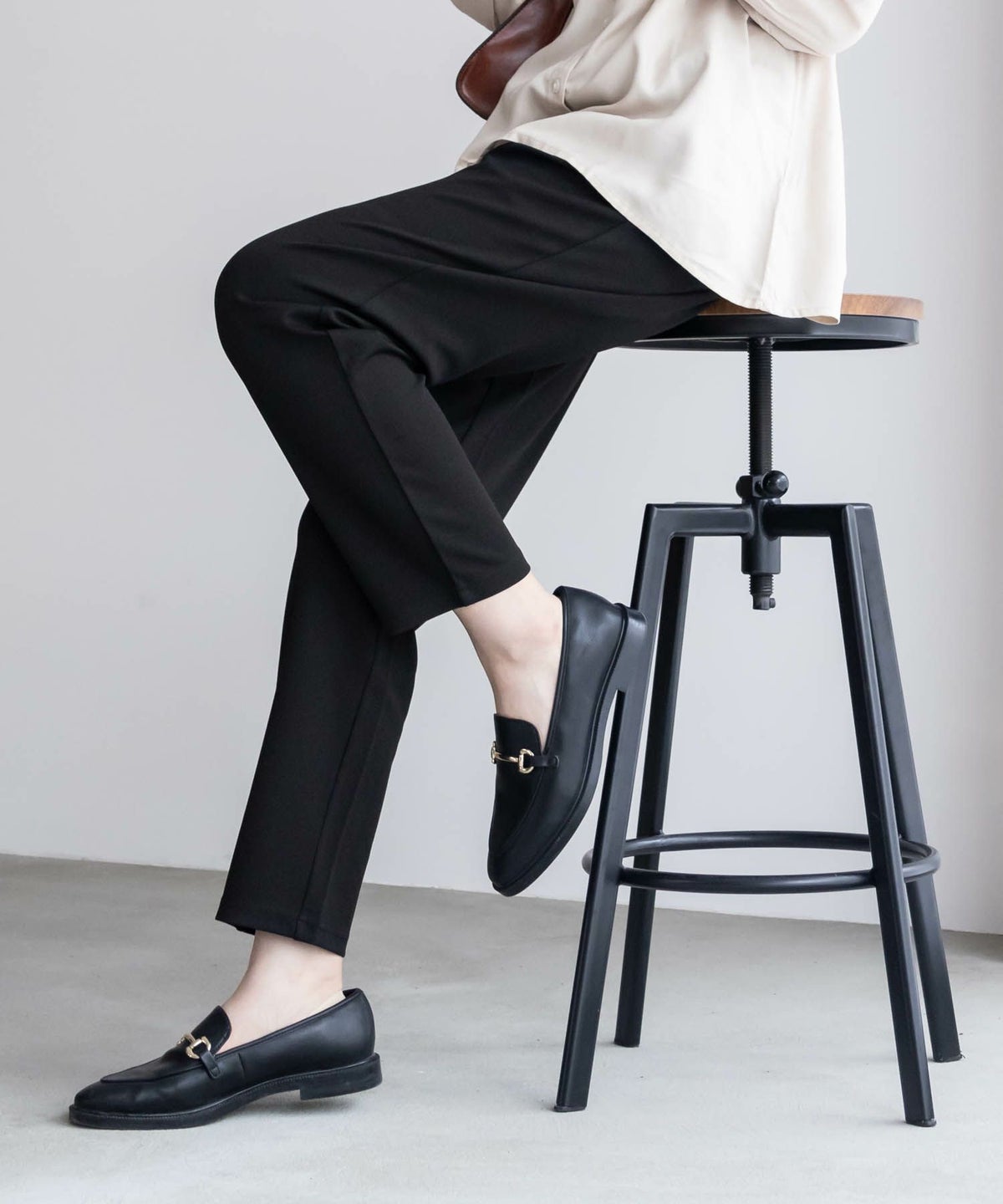 NAVY ジョーゼットテーパードパンツ レディース