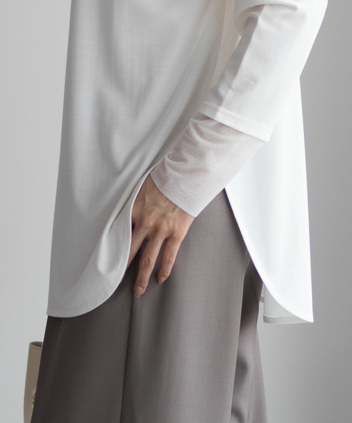 HusHusH 袖チュール長袖Tシャツ レディース ネコポス 対応商品