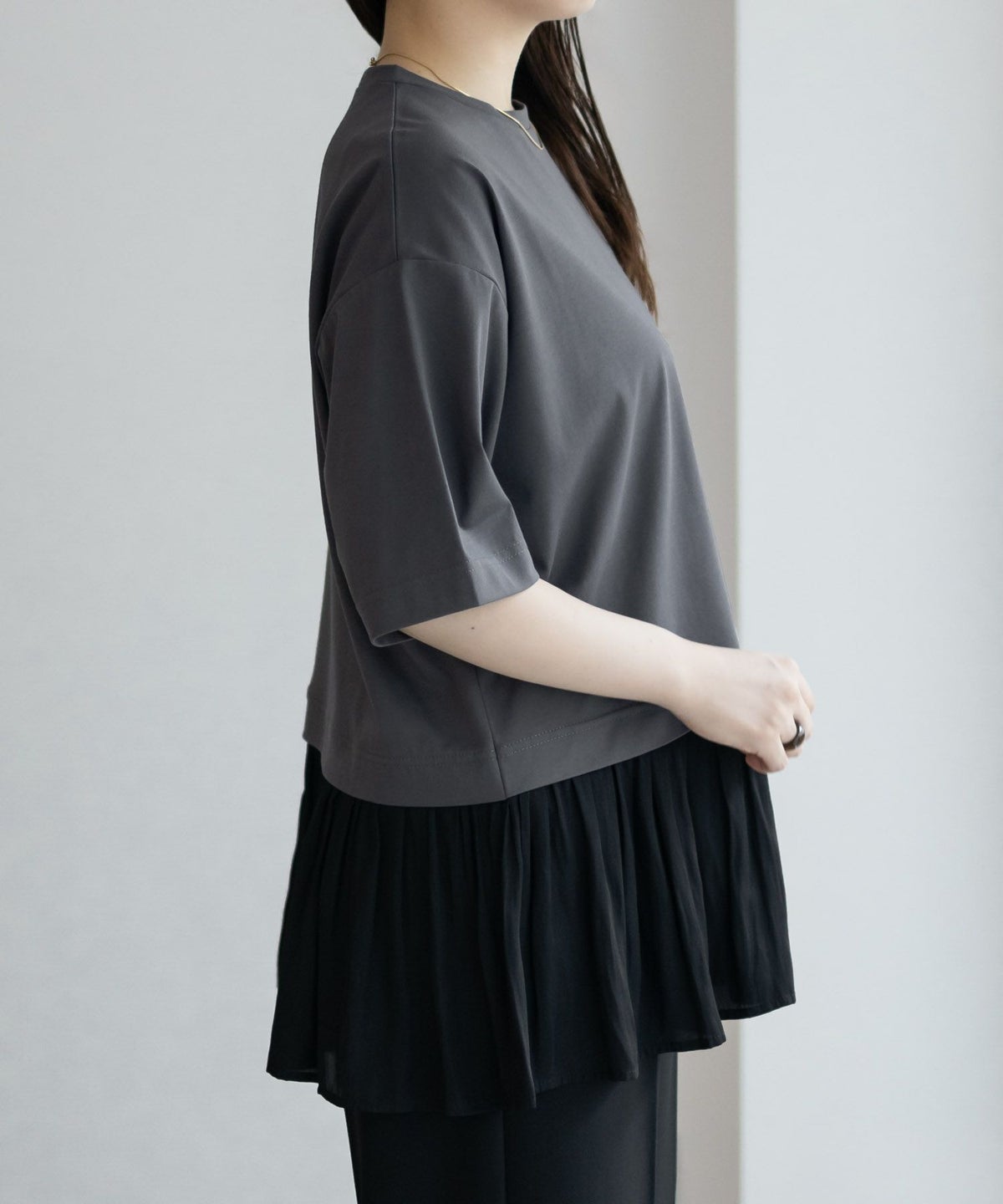 HusHusH 裾フリル切替5分袖プルオーバー レディース ネコポス 対応商品