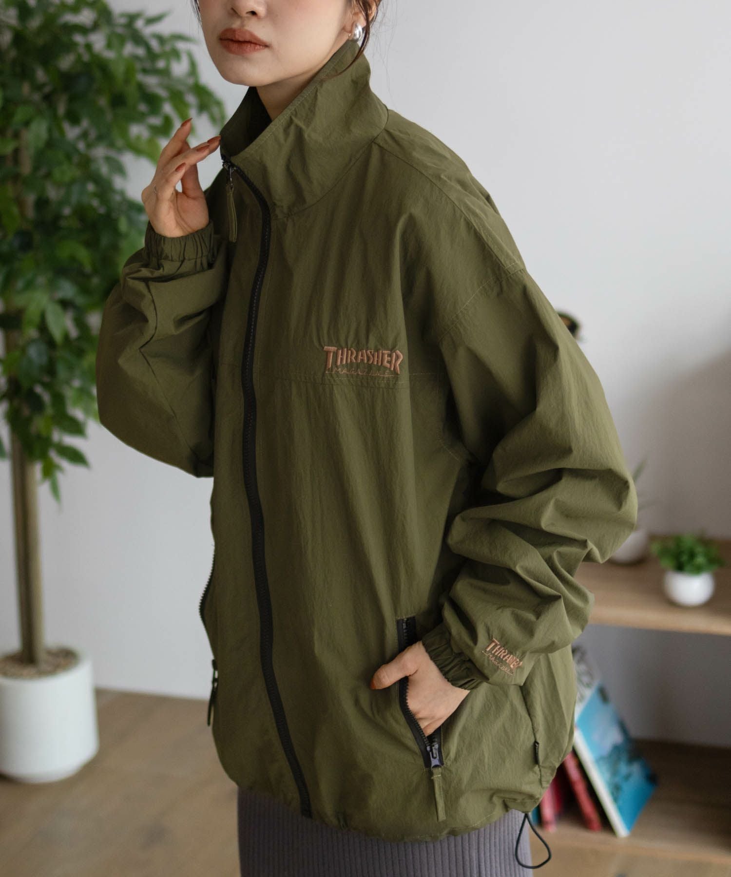 THRASHER 総柄裏地付きナイロンジャケット メンズ