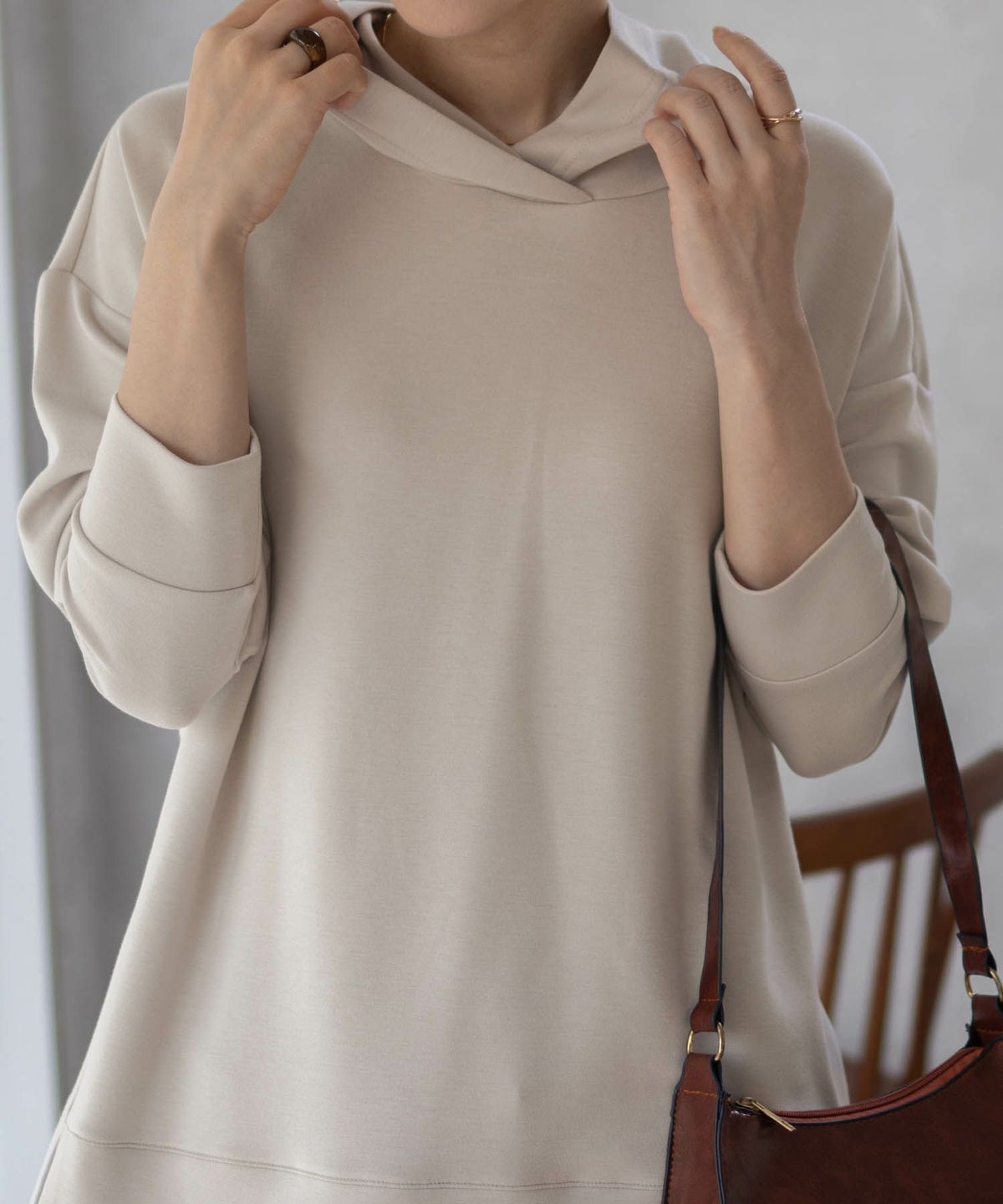 URBAN COLLECTION ポンチ素材 裾レイヤードプルパーカー レディース