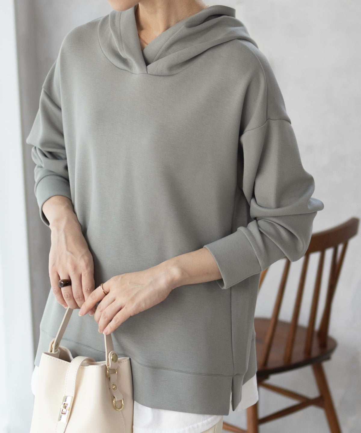 URBAN COLLECTION ポンチ素材 裾レイヤードプルパーカー レディース