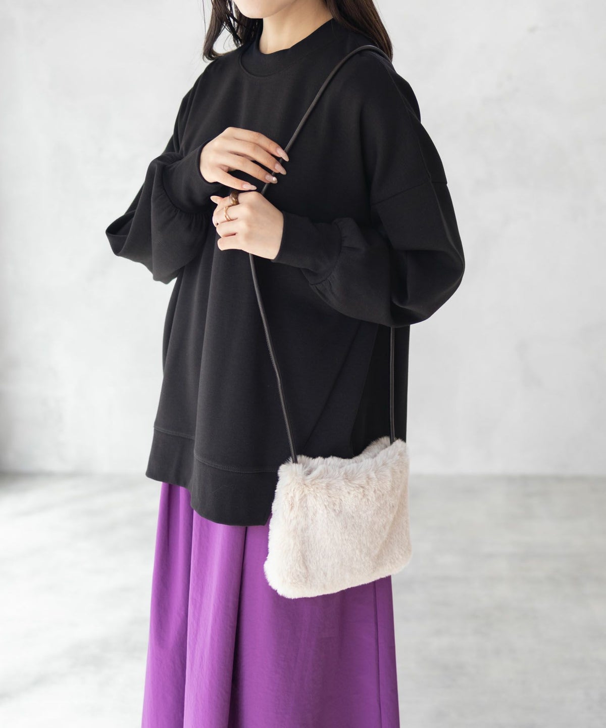 HusHusH ポンチ素材 ルーズ袖タックプルオーバー レディース