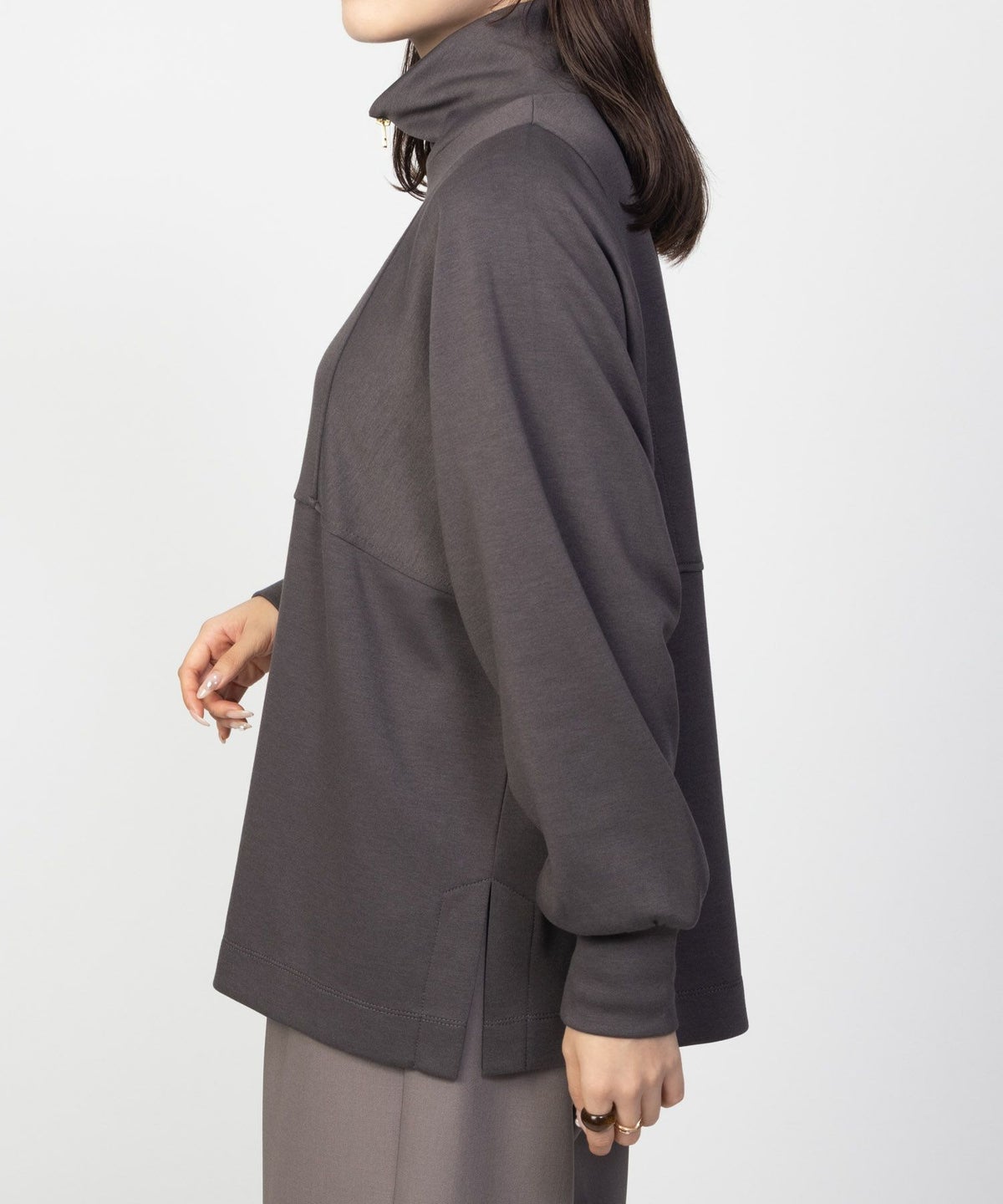 HusHusH ポンチ素材 デザインZIPプルオーバー レディース