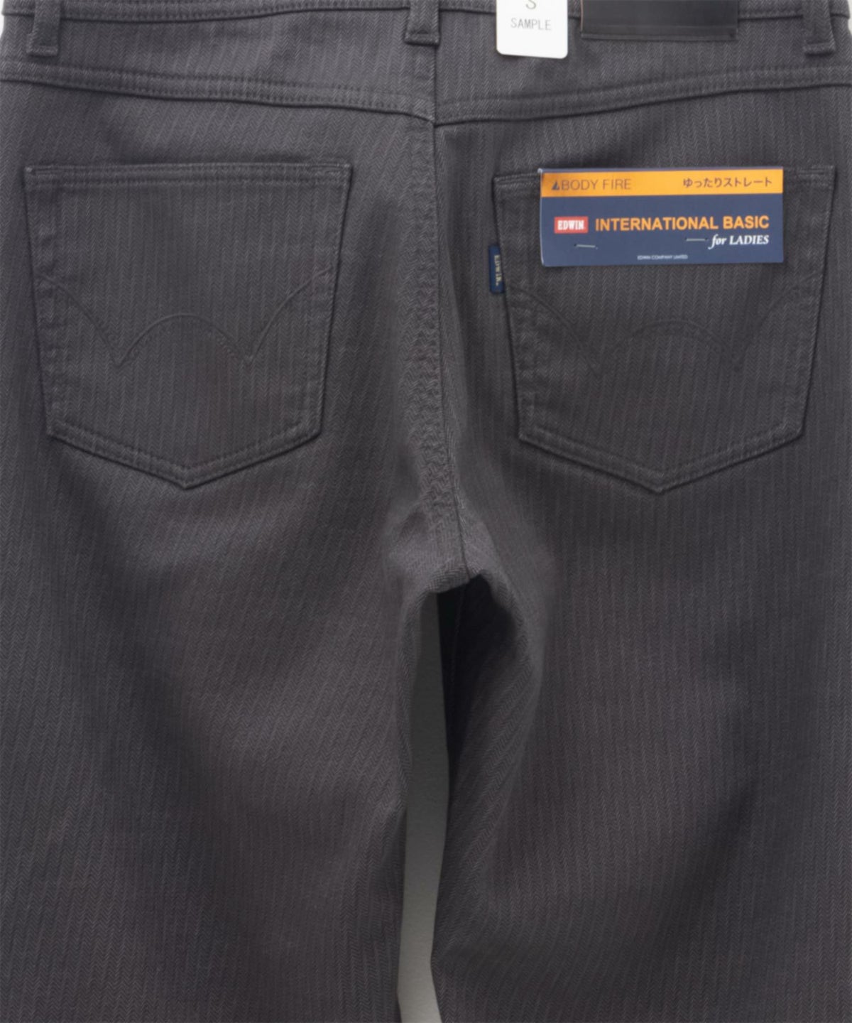 EDWIN インターナショナルベーシック BODY FIRE ゆったりストレート デニムパンツ レディース