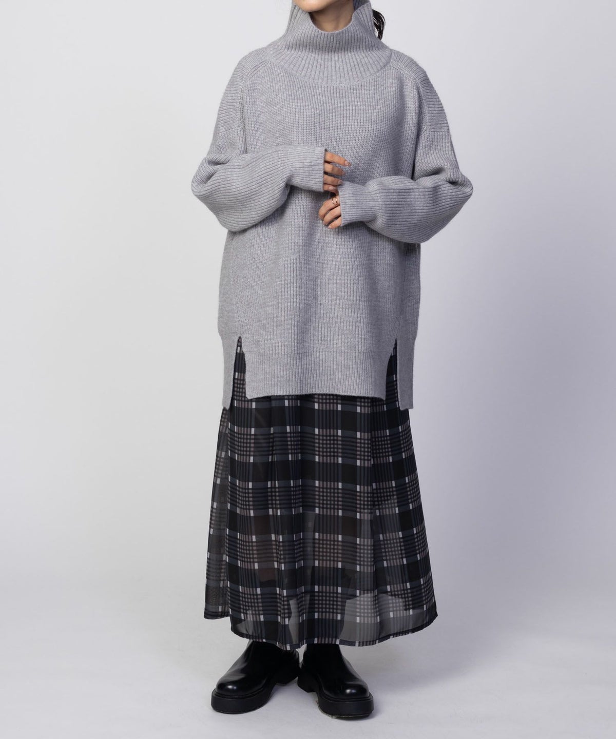 HusHusH ハイネックプルオーバー レディース