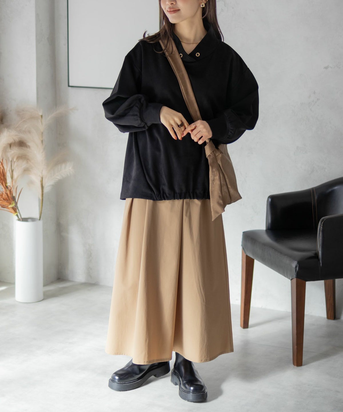 HusHusH カットスエードハイネック レディース