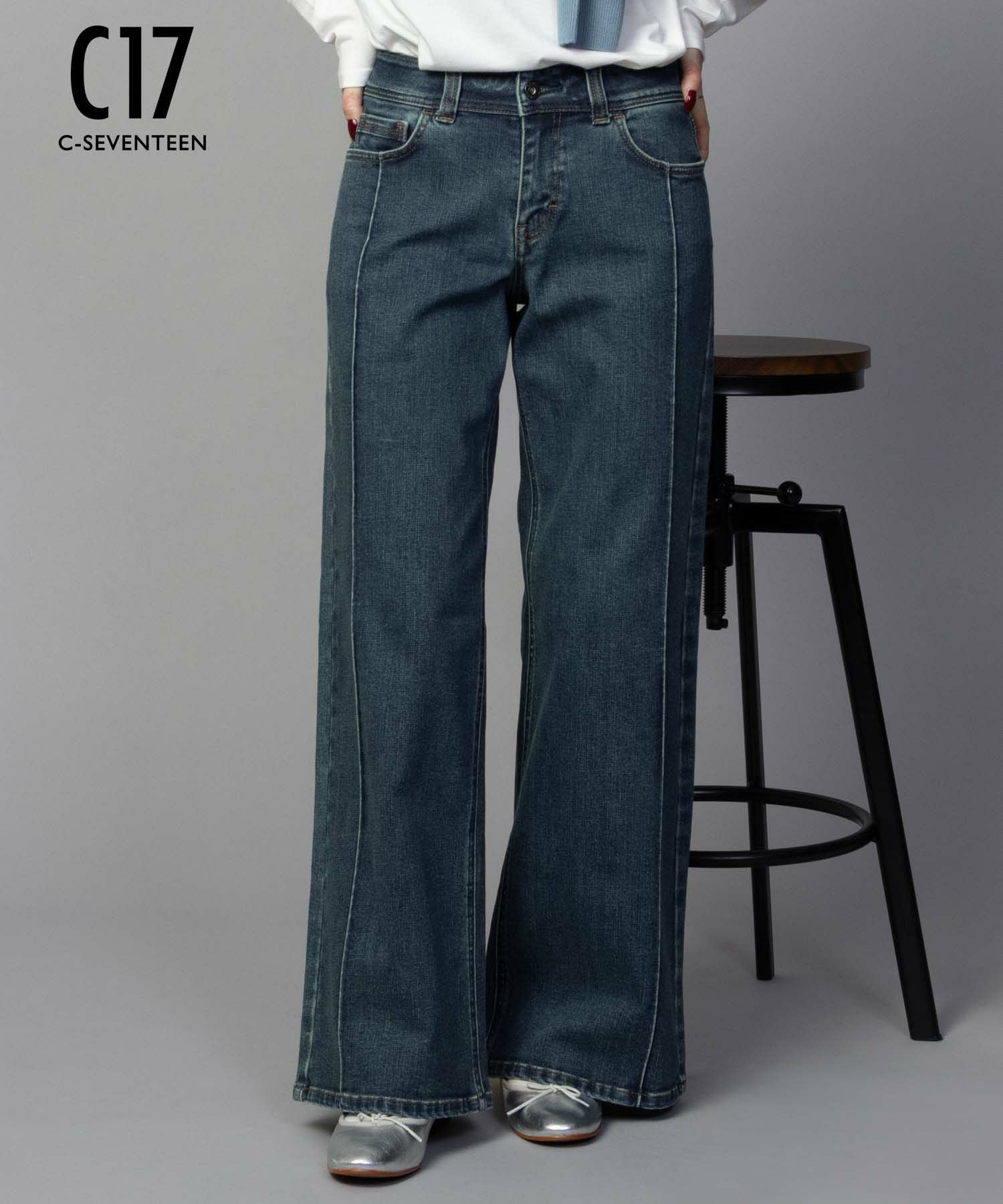 C17 タックワイドバギーデニムパンツ レディース