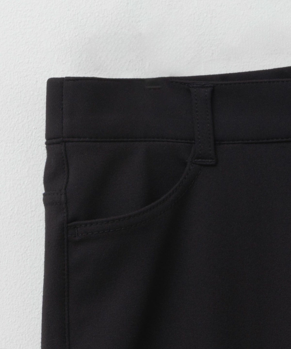 nAvy モイストタッチストレートパンツ レディース