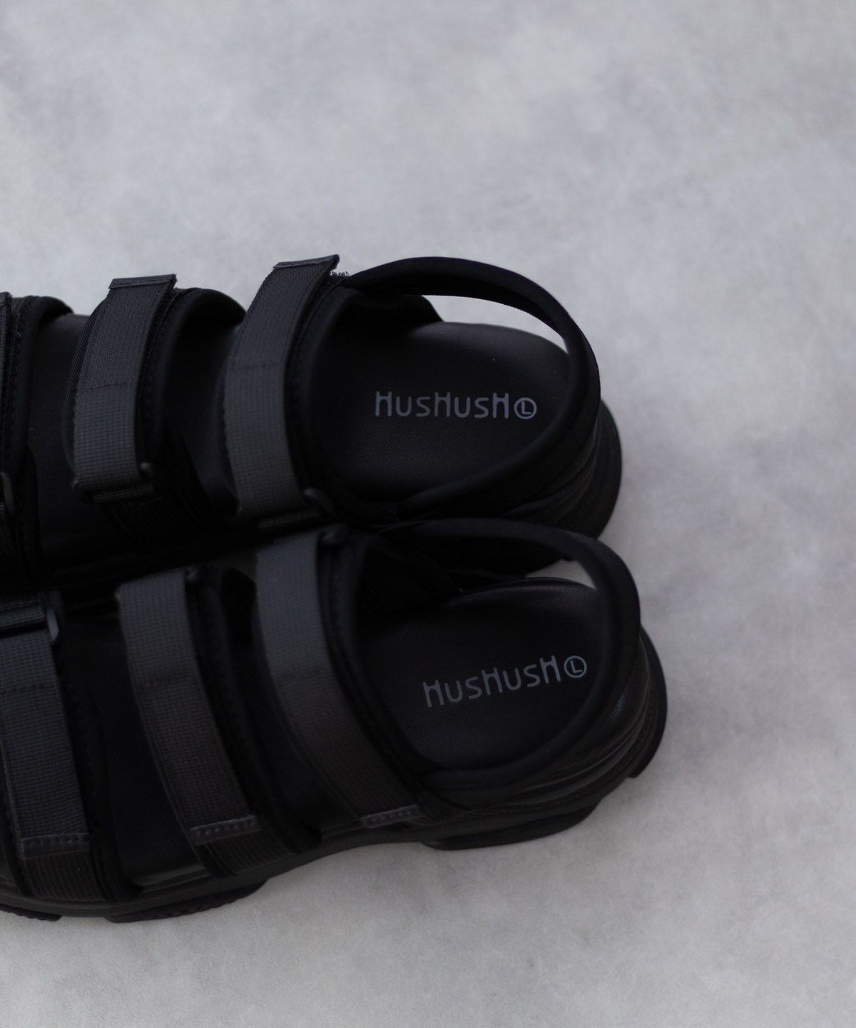 HusHusH テープ使いスポーツサンダル レディース