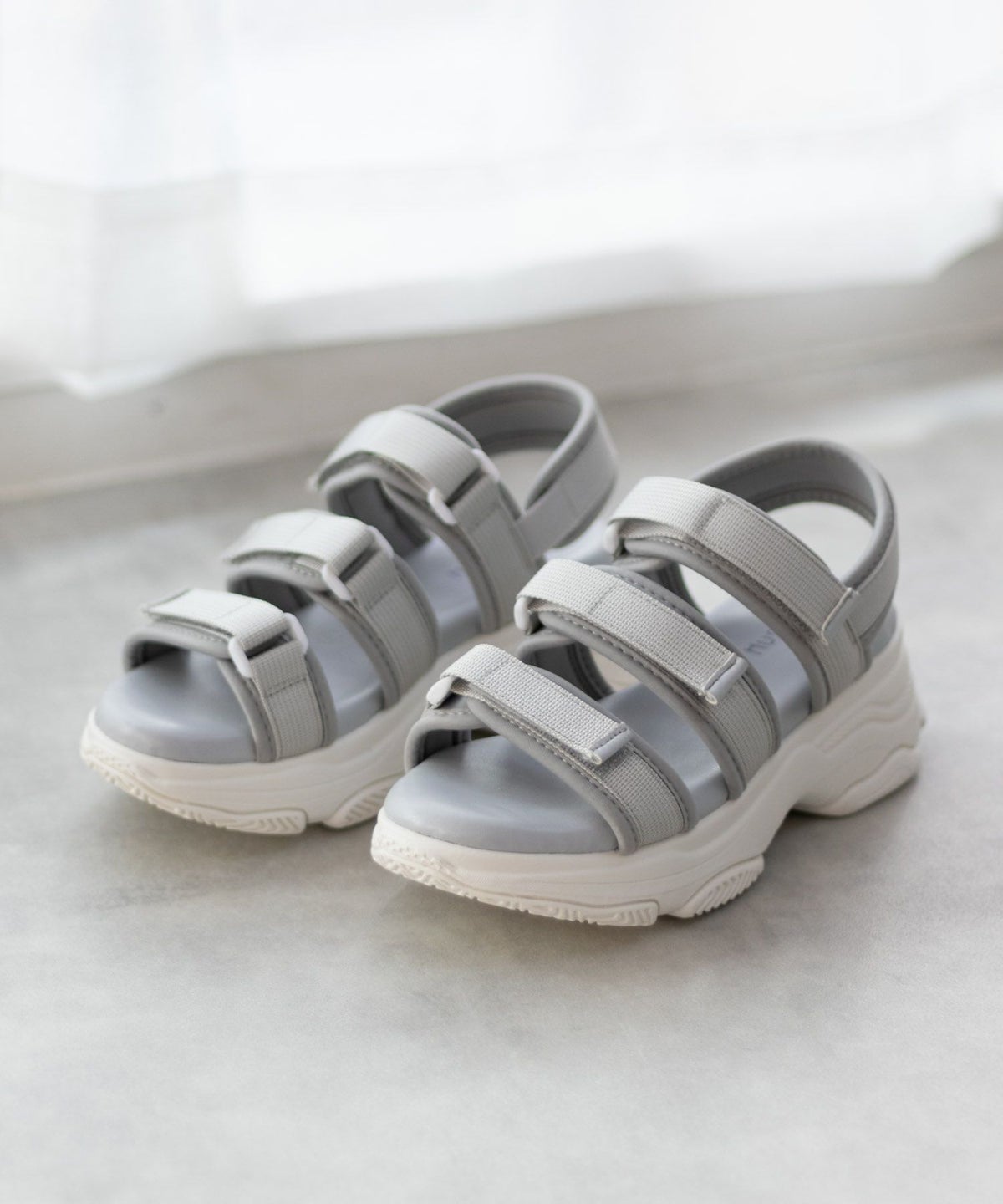 HusHusH テープ使いスポーツサンダル レディース