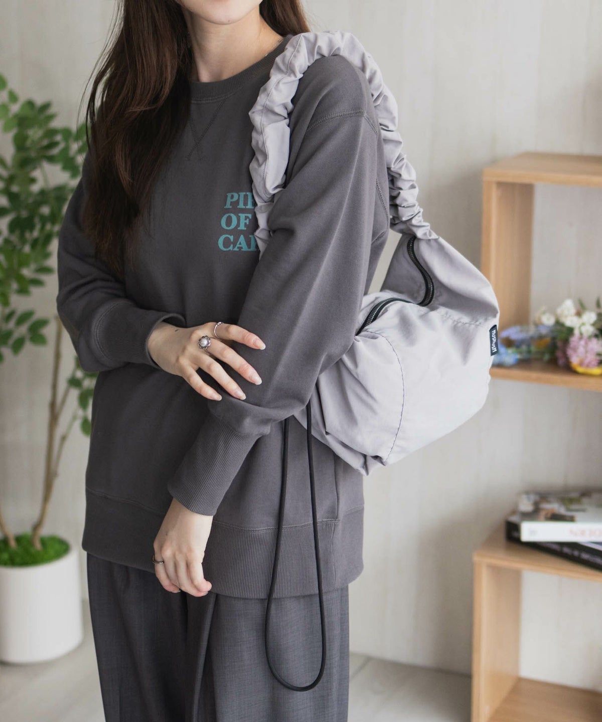 HusHusH ギャザーショルダーバッグ