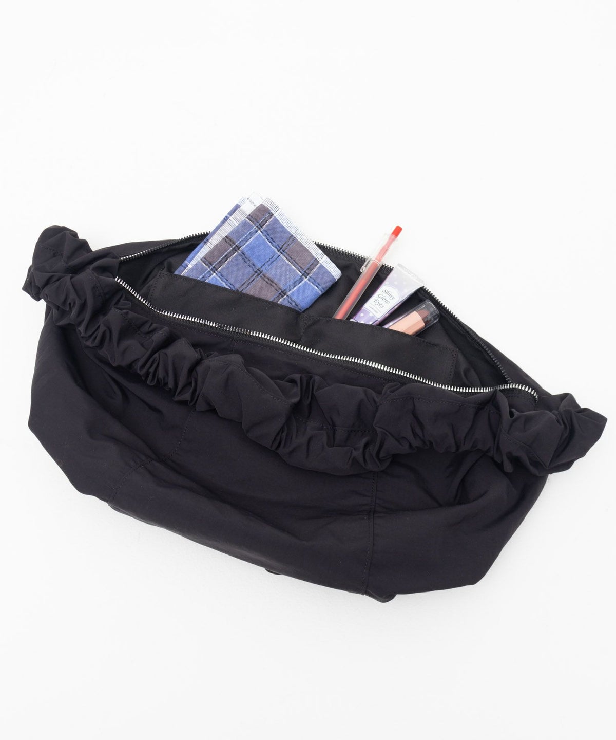 HusHusH ギャザーショルダーバッグ