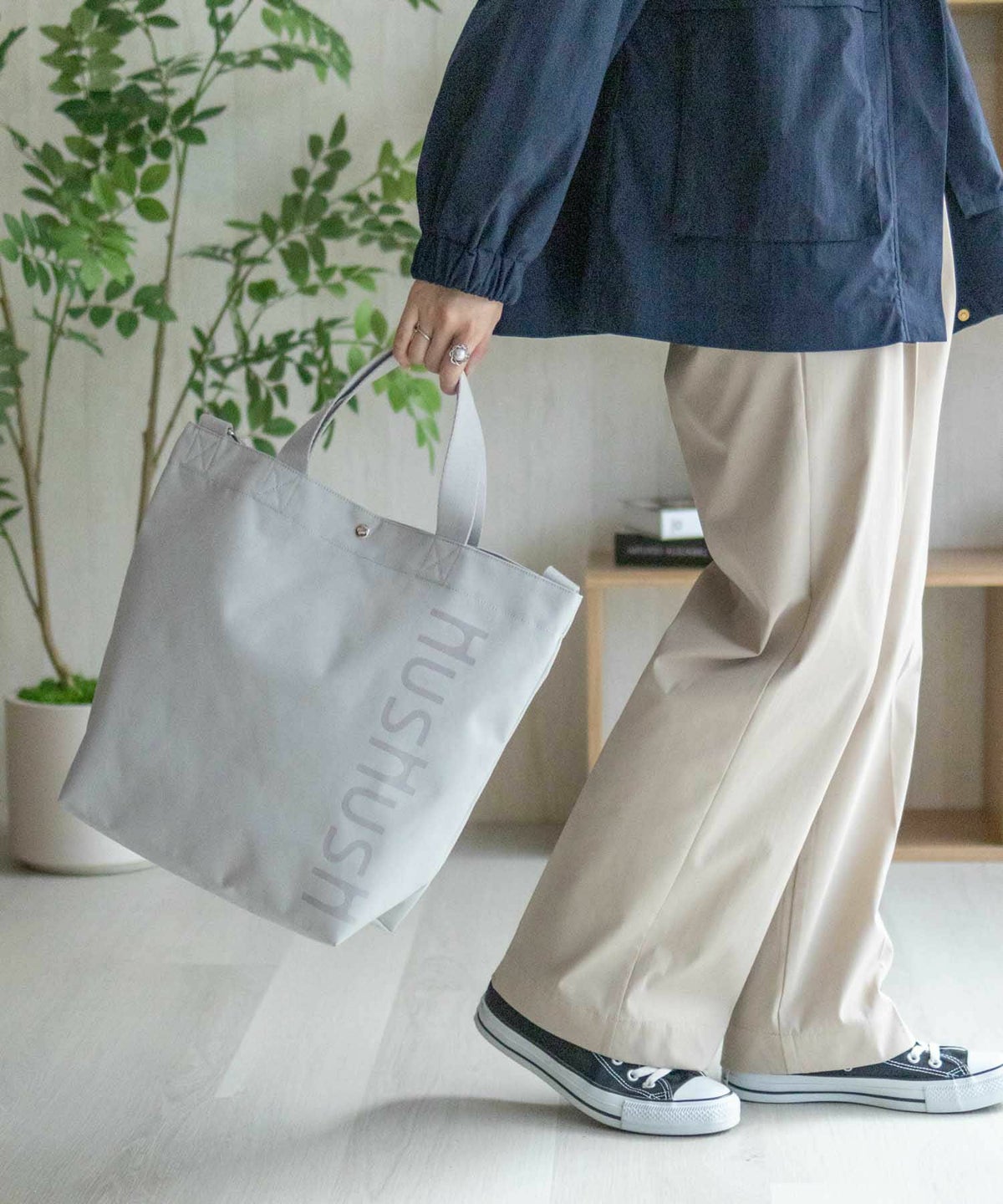 HusHusH ロゴ入りトートバッグ