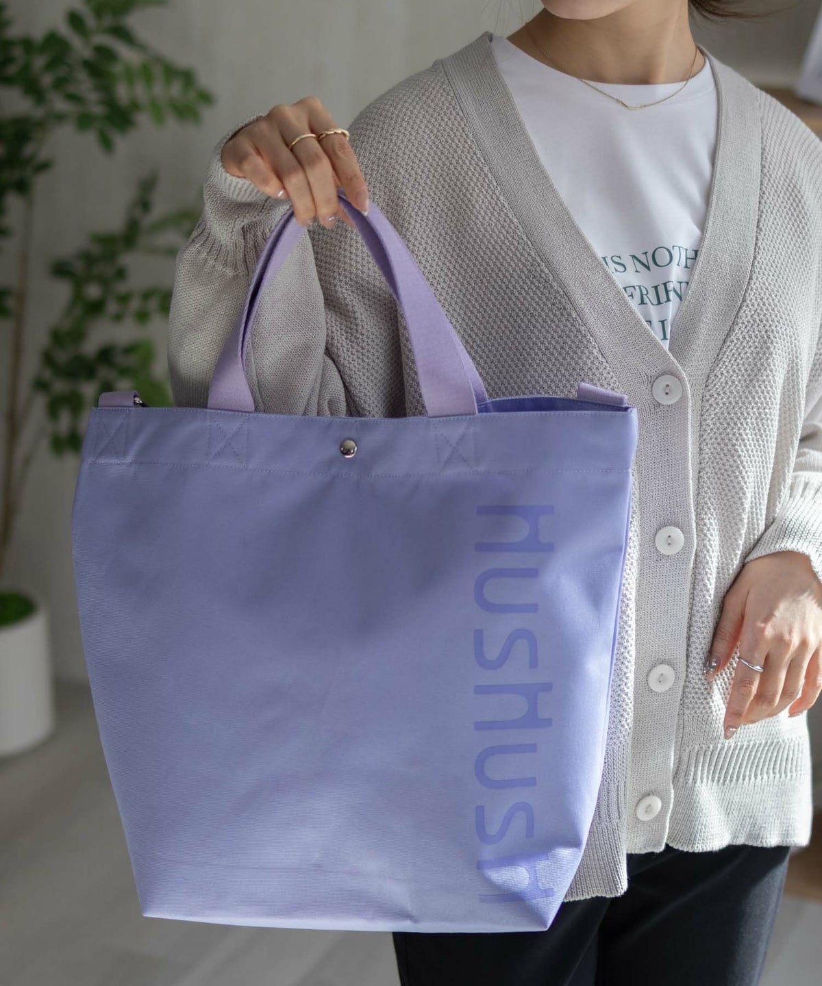 HusHusH ロゴ入りトートバッグ