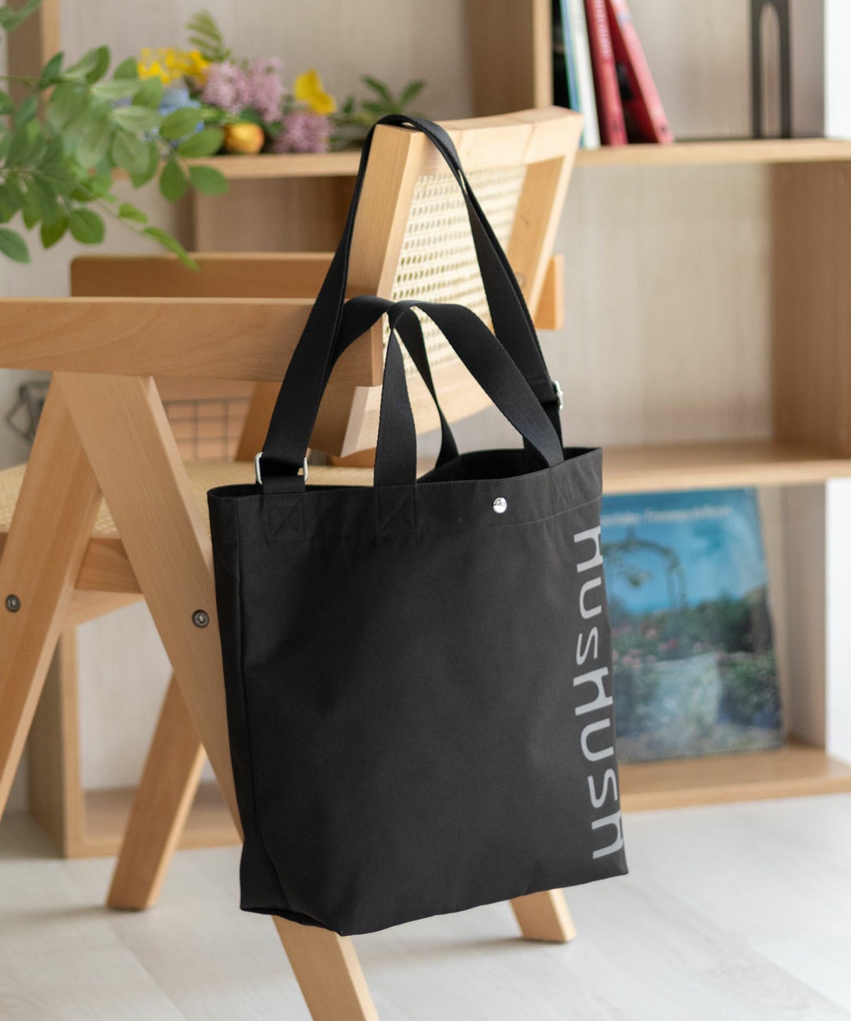 HusHusH ロゴ入りトートバッグ