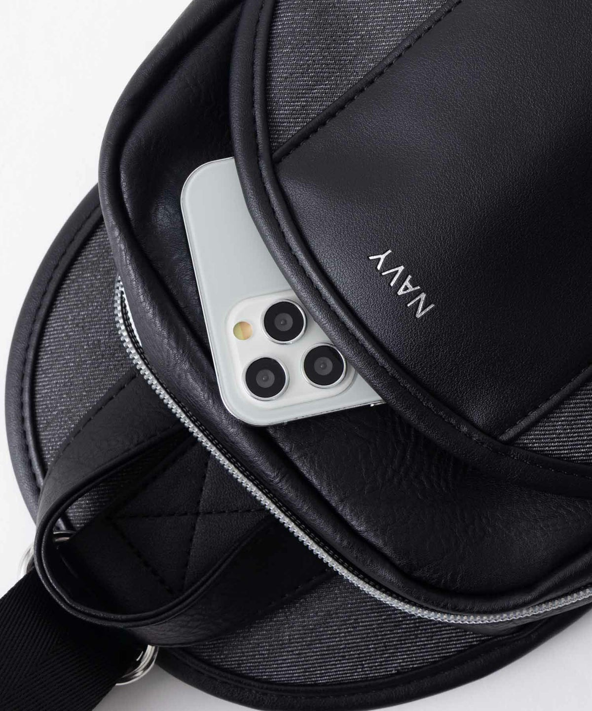 NAVY ポリデニム・合皮切替ボディバッグ