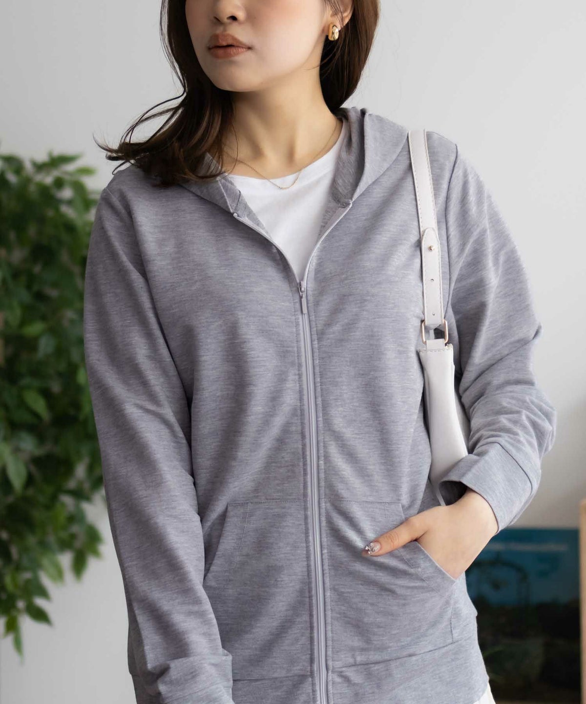 nAvy SARARI UVパーカー レディース