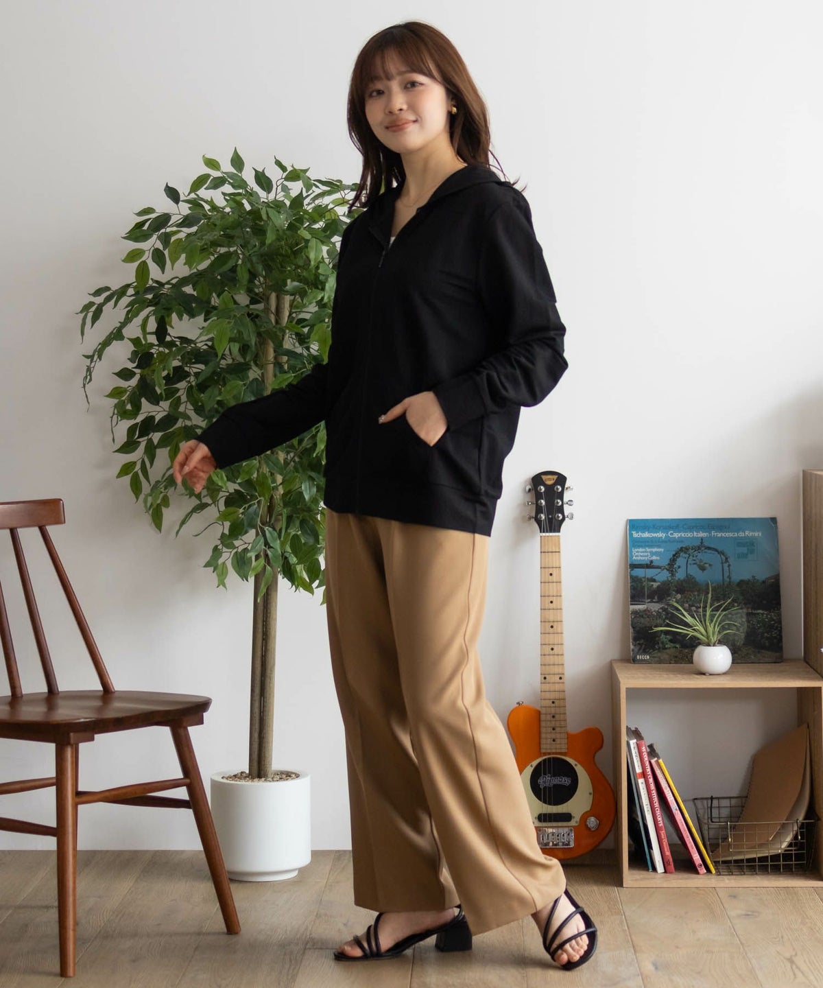 nAvy SARARI UVパーカー レディース