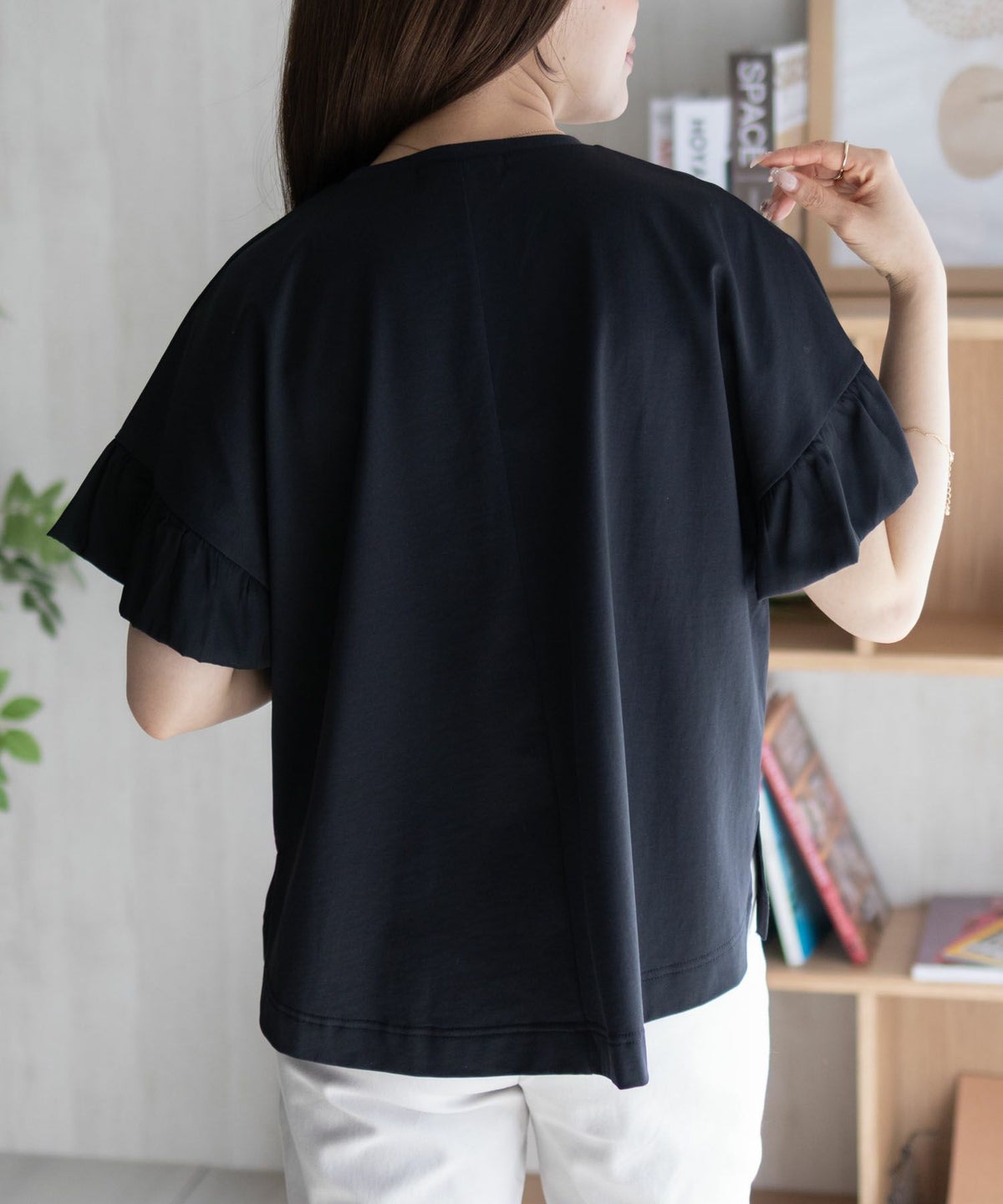 HusHusH 袖フリルプルオーバー レディース ネコポス 対応商品