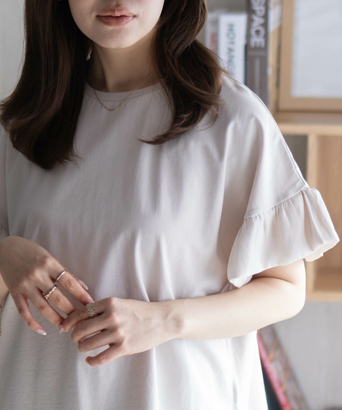 HusHusH 袖フリルプルオーバー レディース ネコポス 対応商品