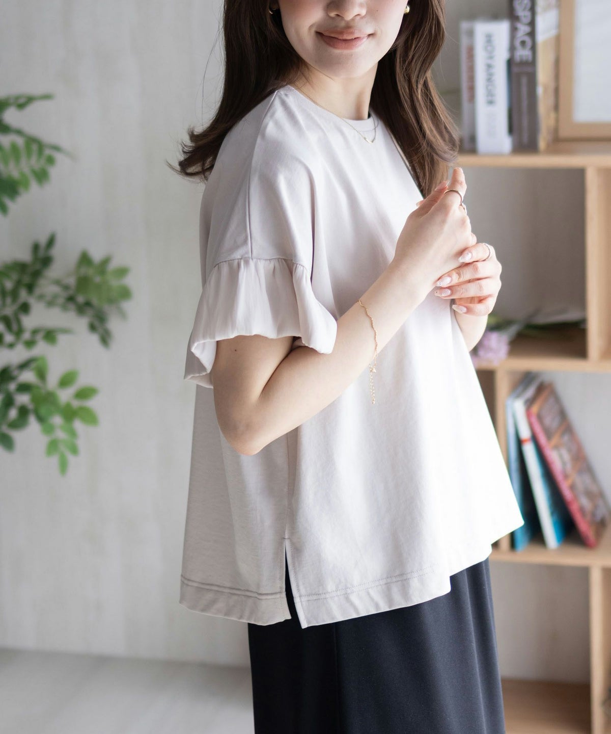 HusHusH 袖フリルプルオーバー レディース ネコポス 対応商品