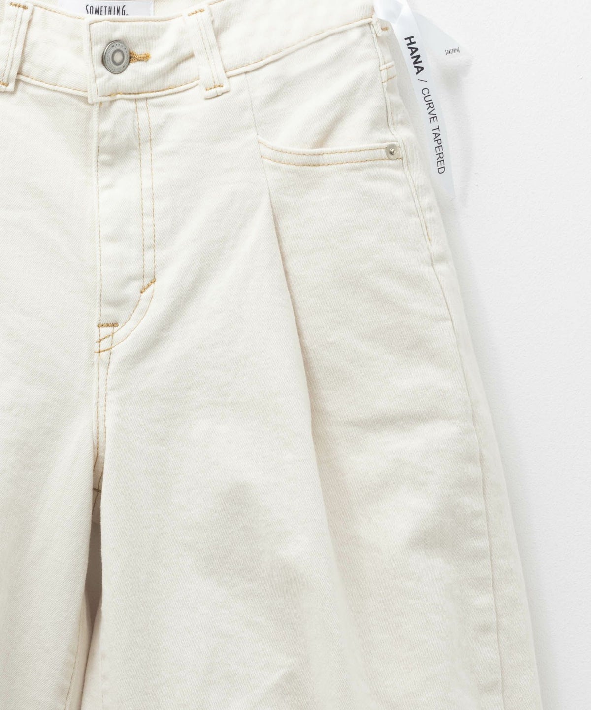 SOMETHING HANAタックカーブデニムパンツ レディース