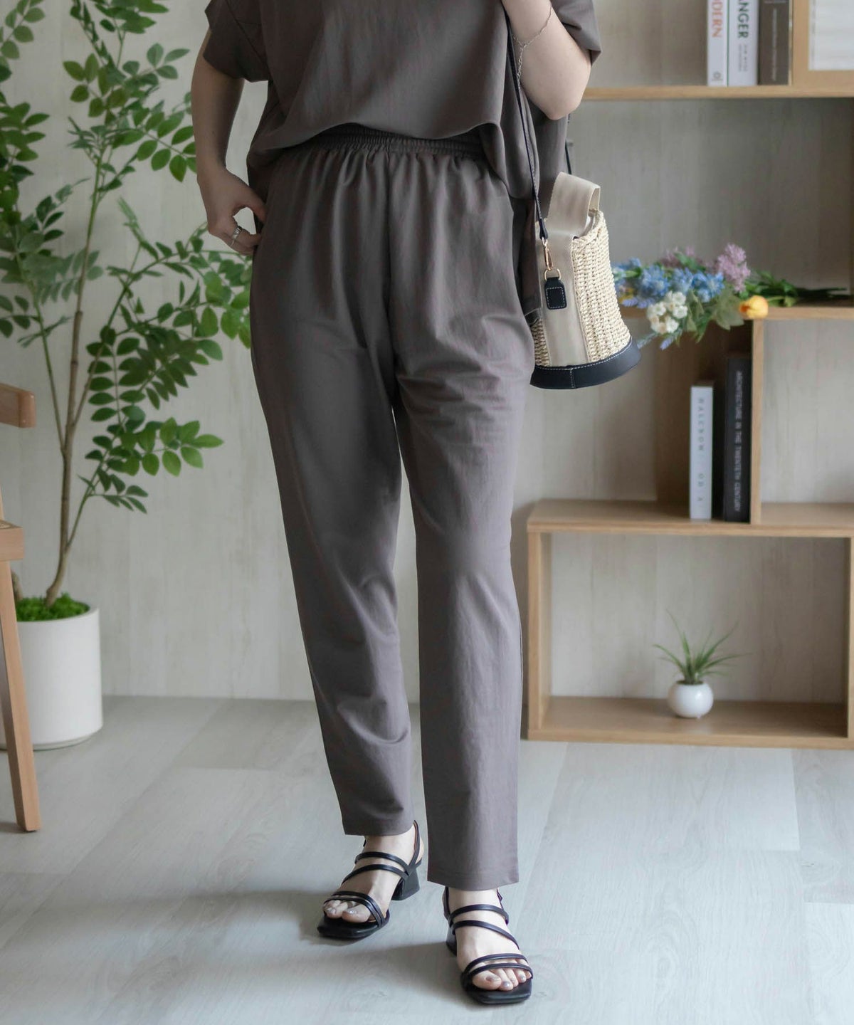 nAvy SARARI テーパードパンツ レディース