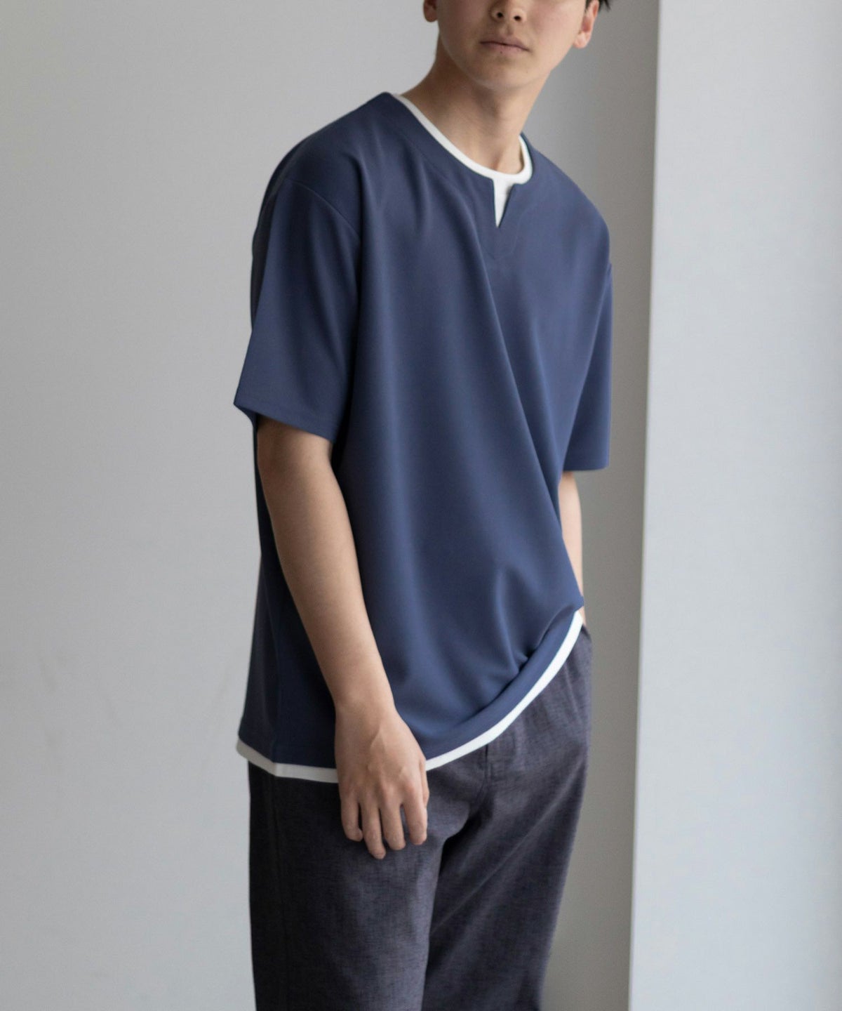 NAVY SARARI 接触冷感 キーネックフェイクレイヤードTシャツ メンズ ネコポス 対応商品