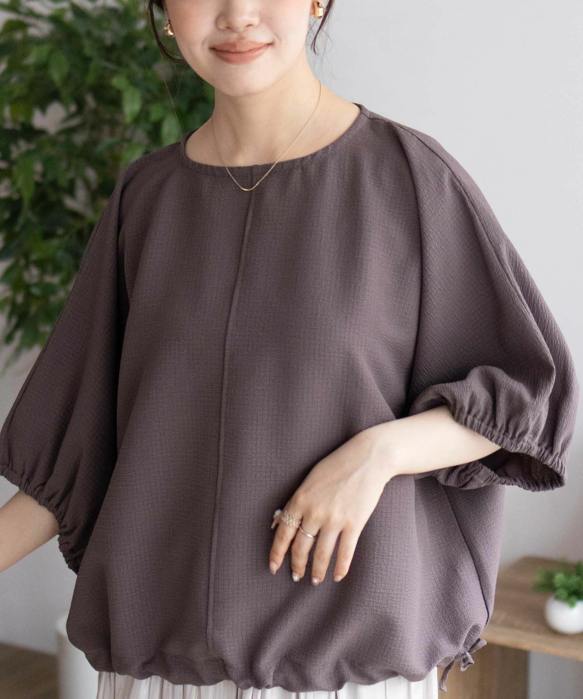 nAvy 裾サイドシャーリングブラウス レディース