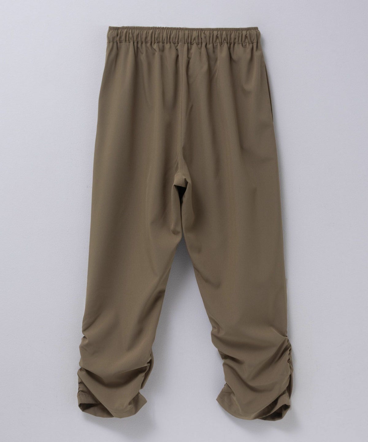 nAvy SARARI 裾シャーリング7分丈パンツ レディース