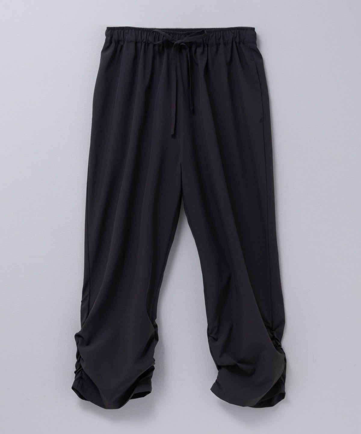 nAvy SARARI 裾シャーリング7分丈パンツ レディース