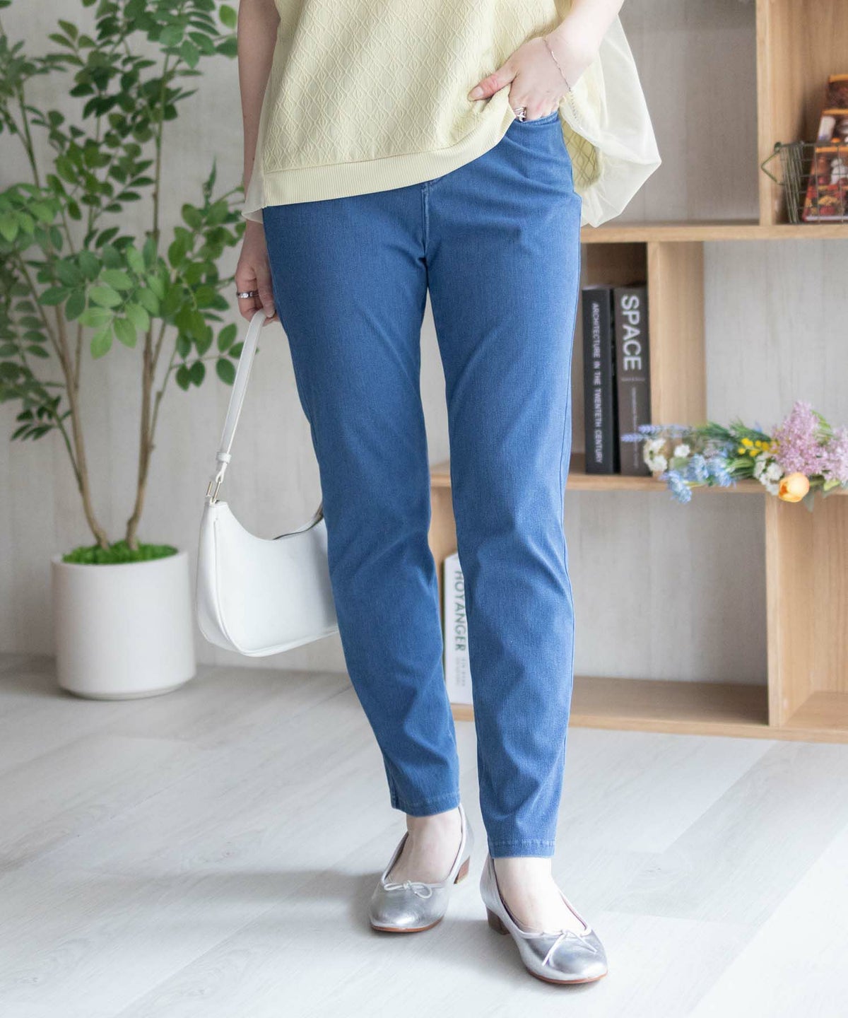 nAvy SARARI ひんやりフローズンストレートパンツ レディース