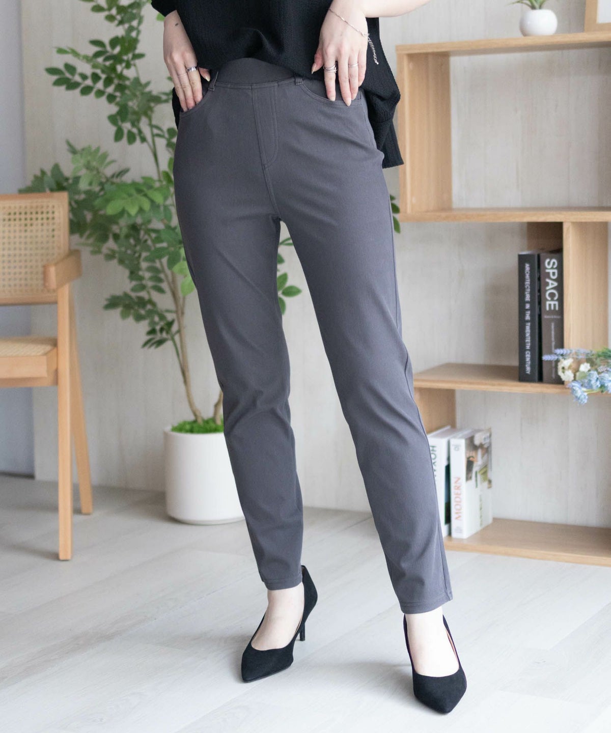 nAvy SARARI ひんやりフローズンストレートパンツ レディース