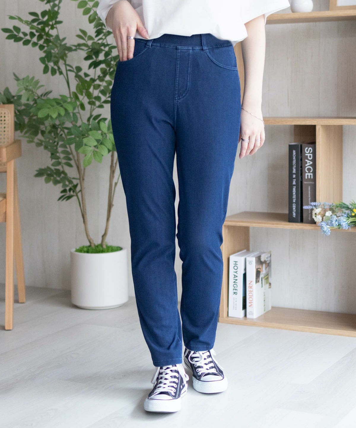 nAvy SARARI ひんやりフローズンストレートパンツ レディース