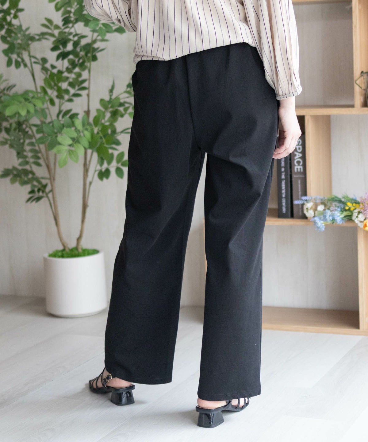 nAvy SARARI ひんやりフローズンセミワイドパンツ レディース